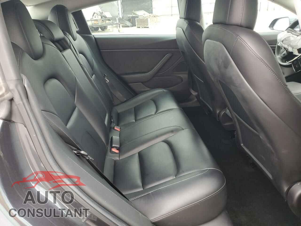 TESLA MODEL 3 2019 - 5YJ3E1EB4KF441911