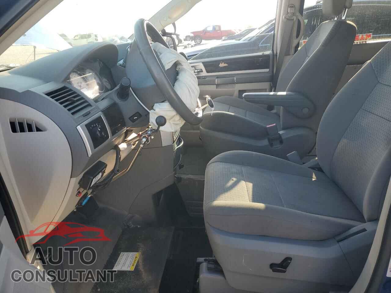 DODGE CARAVAN 2010 - 2D4RN5D18AR481456