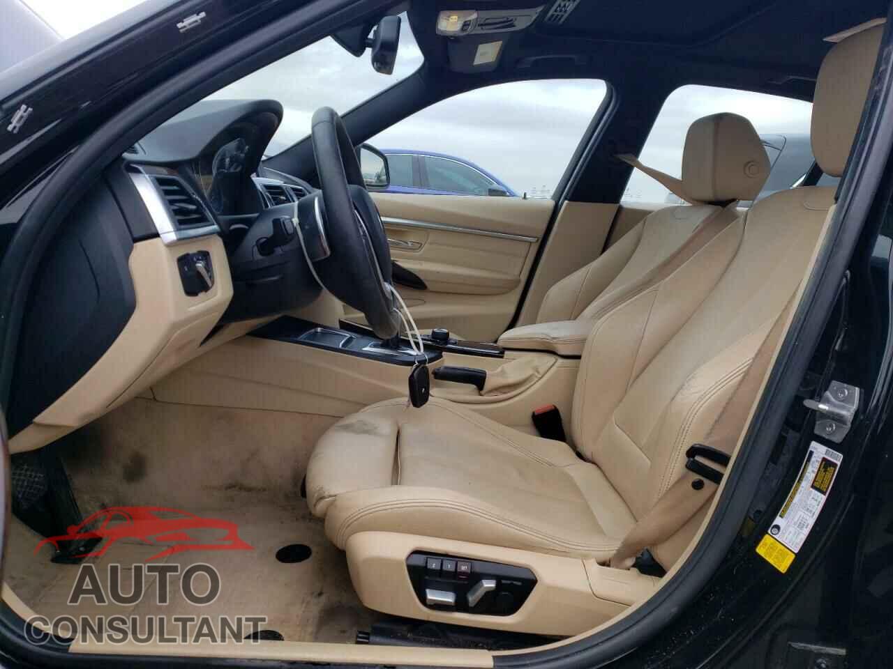 BMW 3 SERIES 2016 - WBA8E9C54GP847649