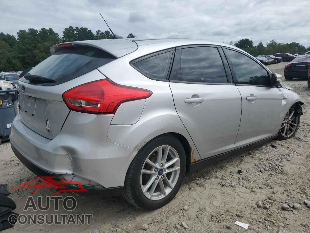 FORD FOCUS 2017 - 1FADP3K26HL311266