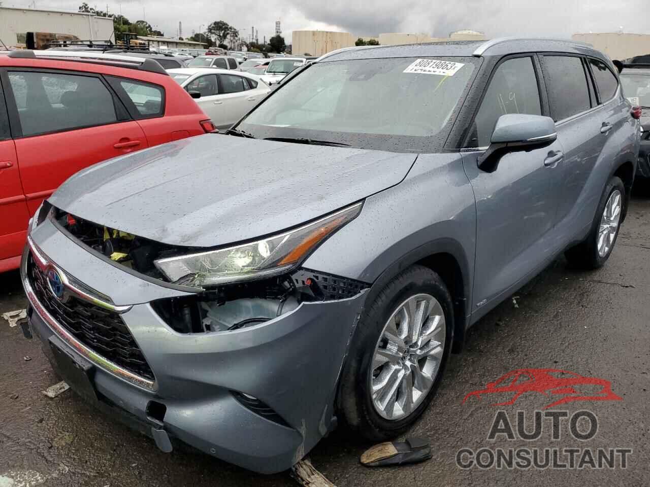 TOYOTA HIGHLANDER 2023 - 5TDXBRCH0PS583160