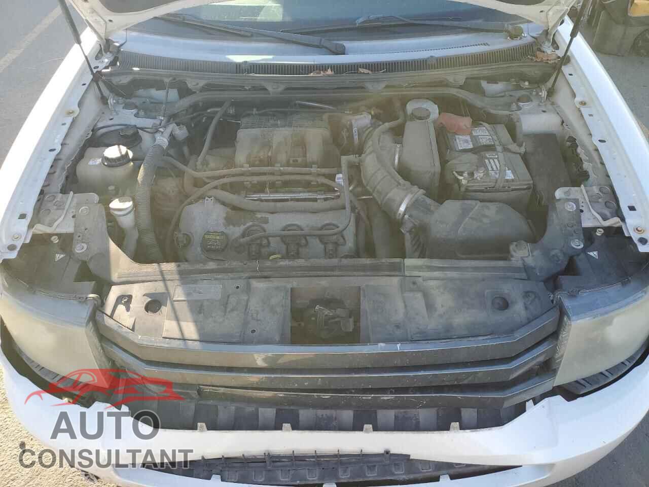 FORD FLEX 2011 - 2FMHK6DCXBBD32075
