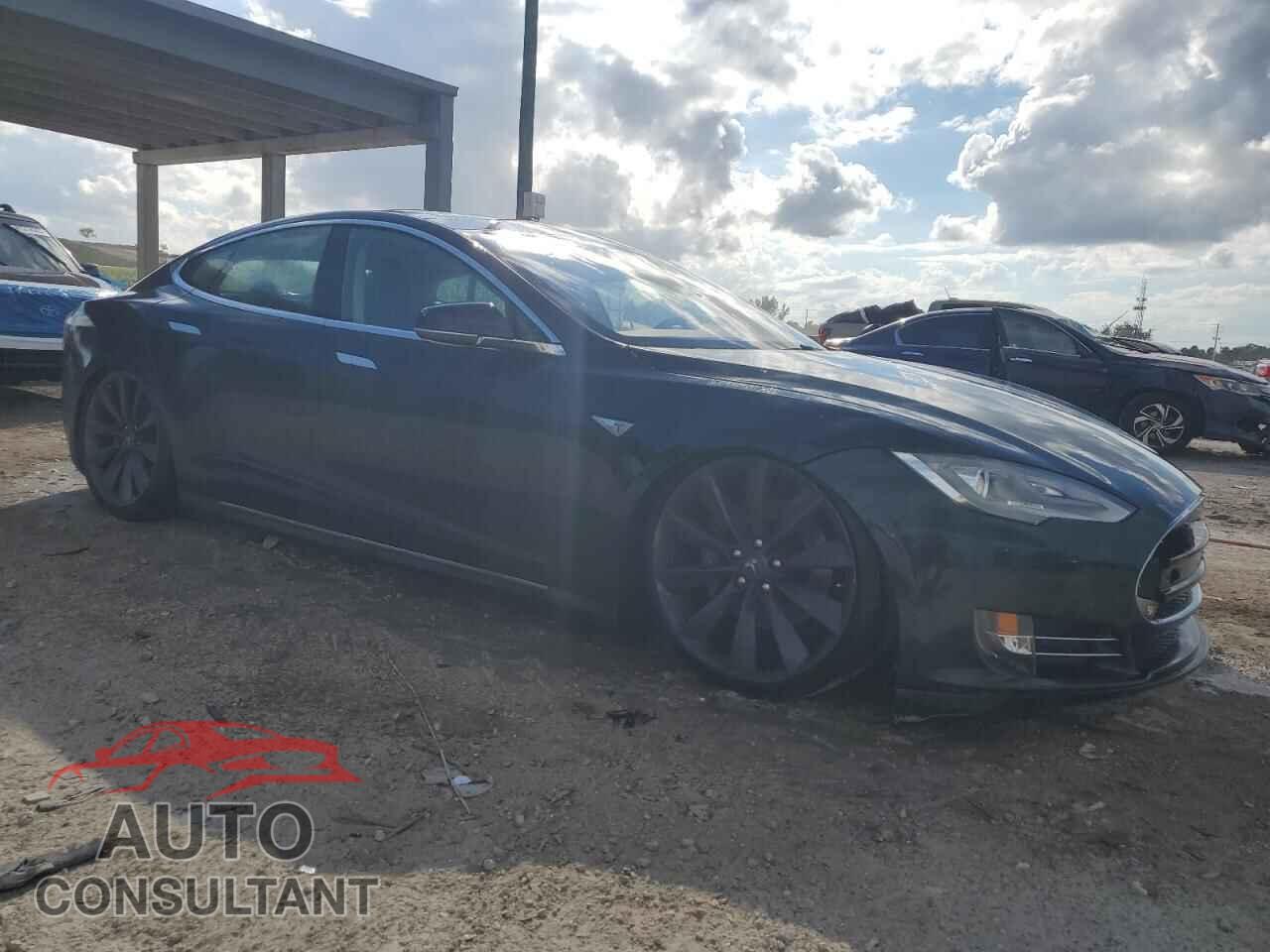 TESLA MODEL S 2013 - 5YJSA1CPXDFP10826