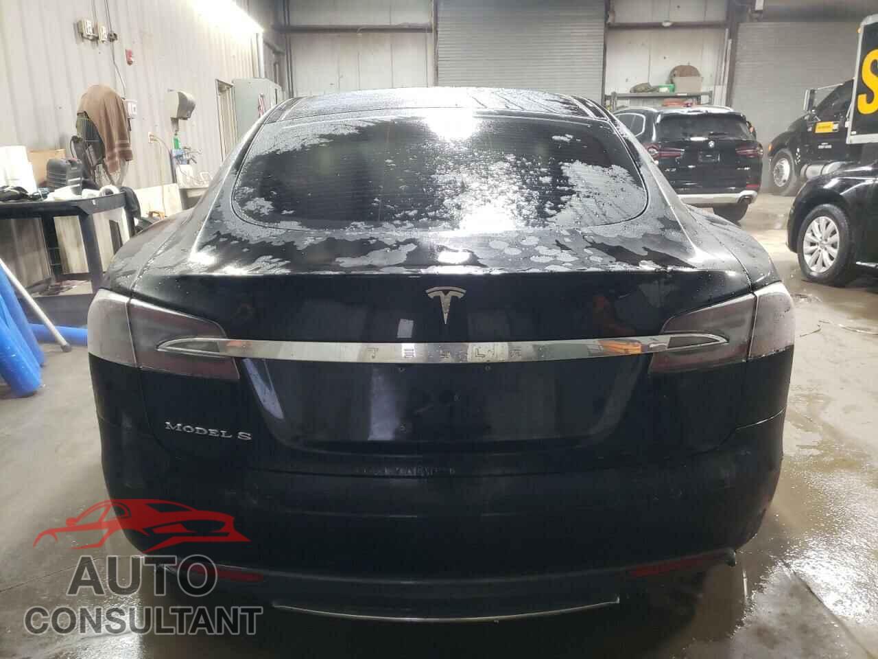 TESLA MODEL S 2013 - 5YJSA1AG6DFP04685