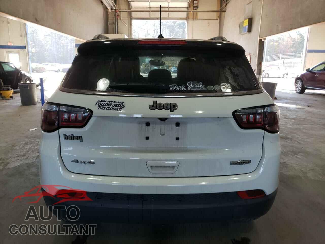 JEEP COMPASS 2018 - 3C4NJDBB0JT435016