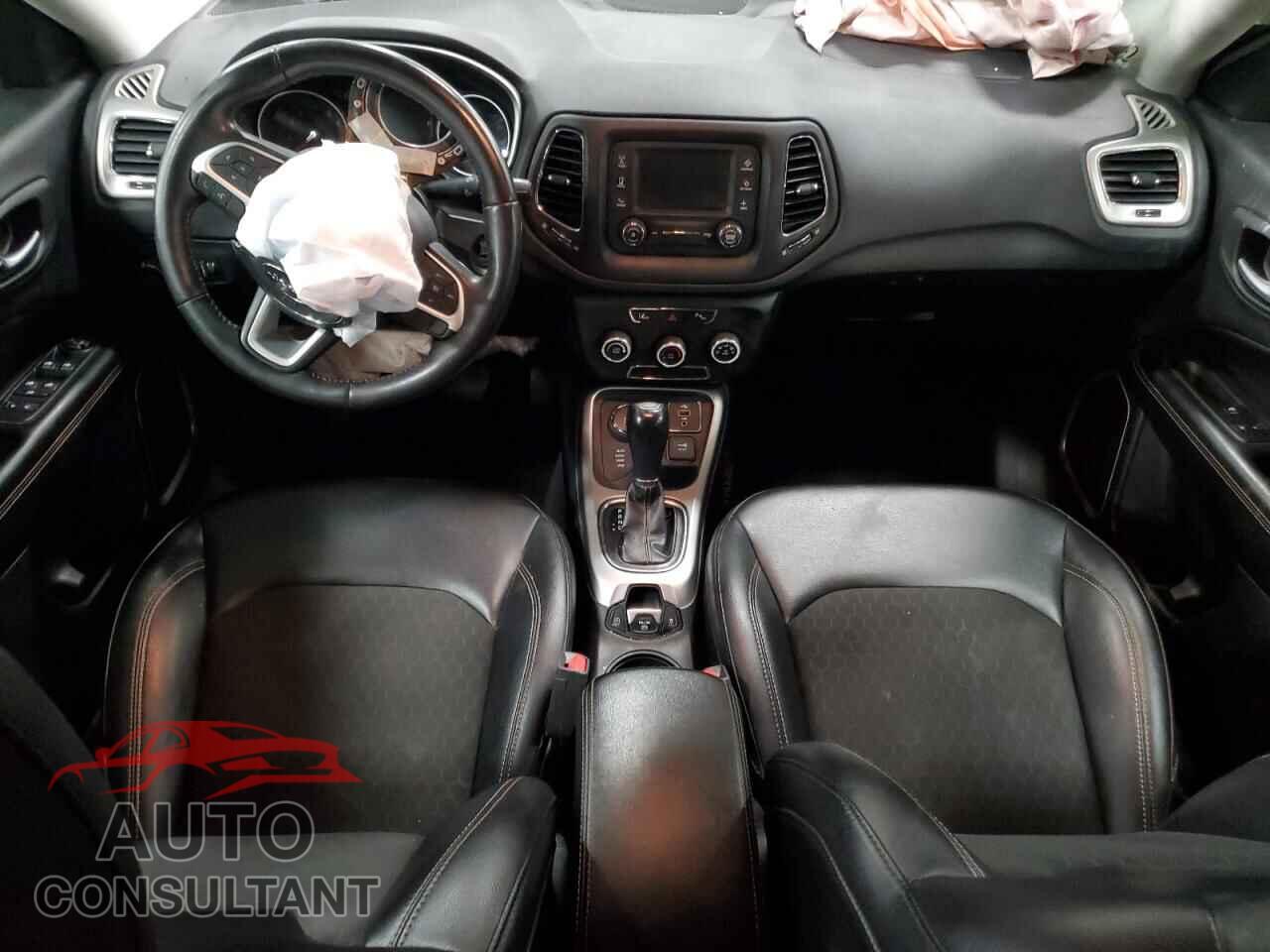JEEP COMPASS 2018 - 3C4NJDBB8JT205997