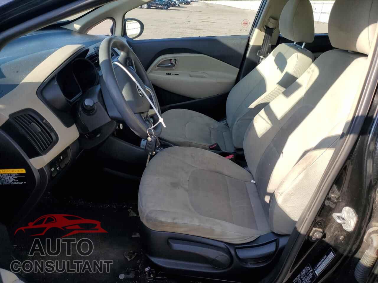 KIA RIO 2013 - KNADM5A37D6128392