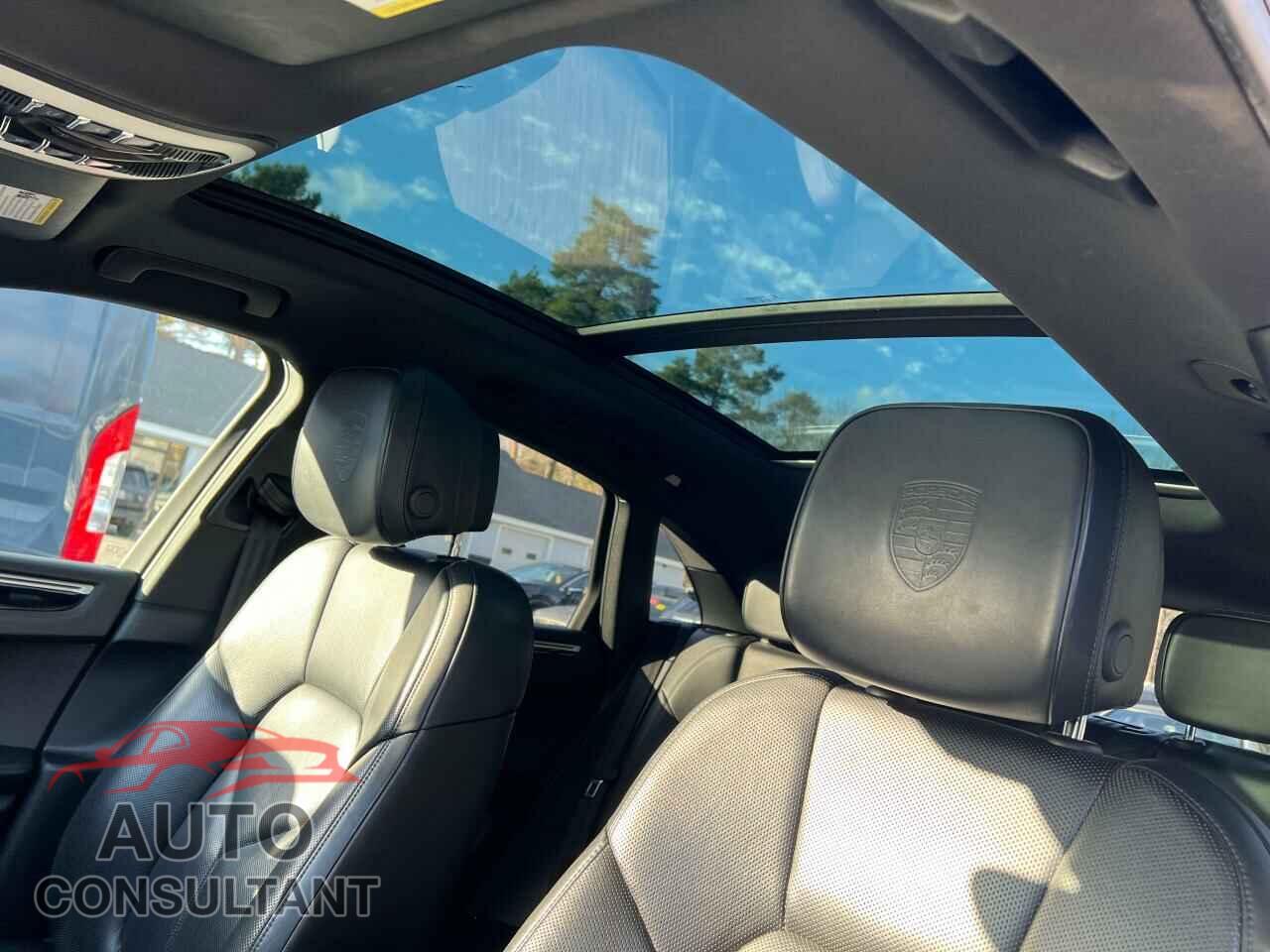 PORSCHE MACAN 2018 - WP1AB2A57JLB32997