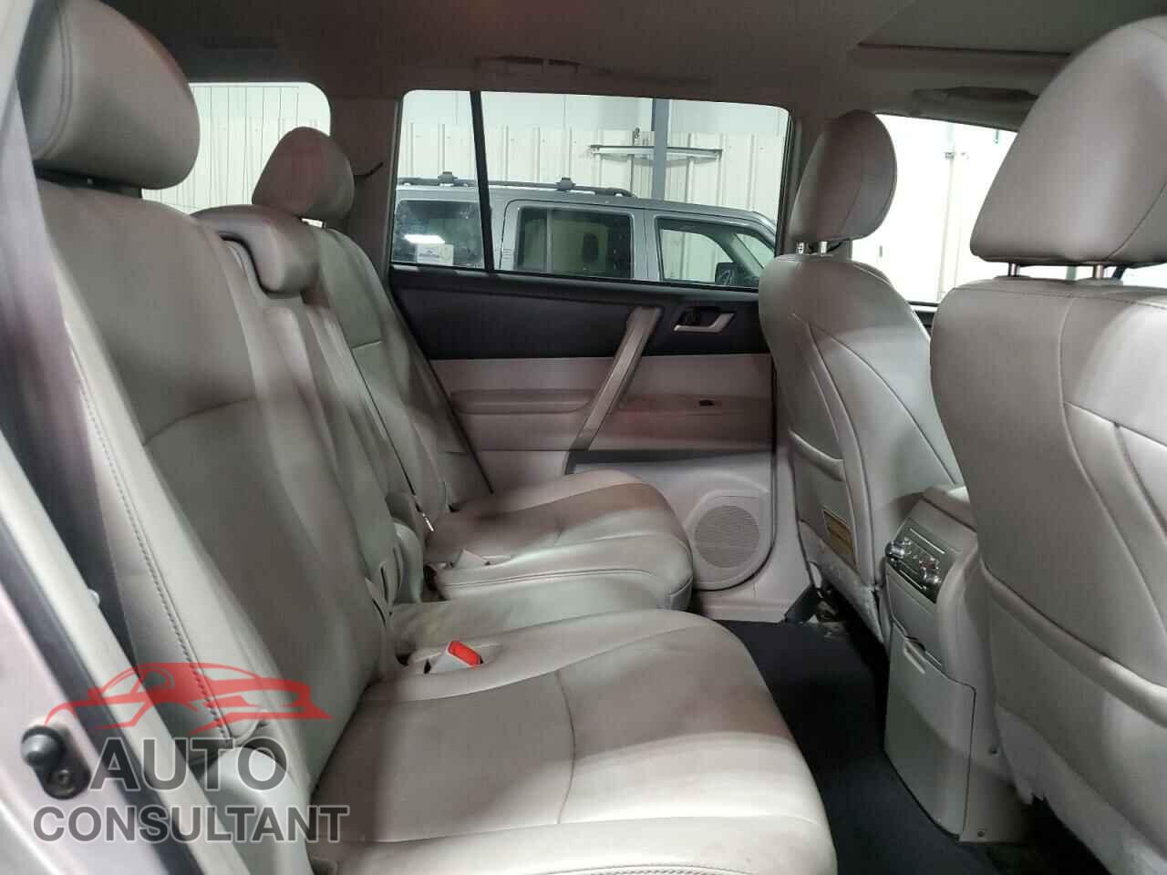 TOYOTA HIGHLANDER 2012 - 5TDBK3EH5CS125287
