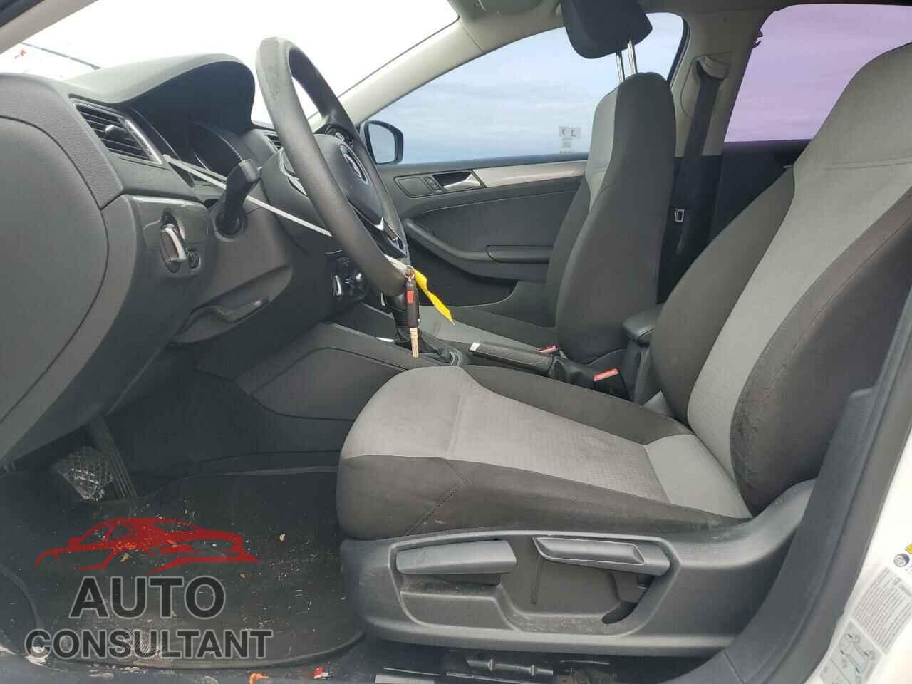 VOLKSWAGEN JETTA 2017 - 3VW2B7AJ5HM363211