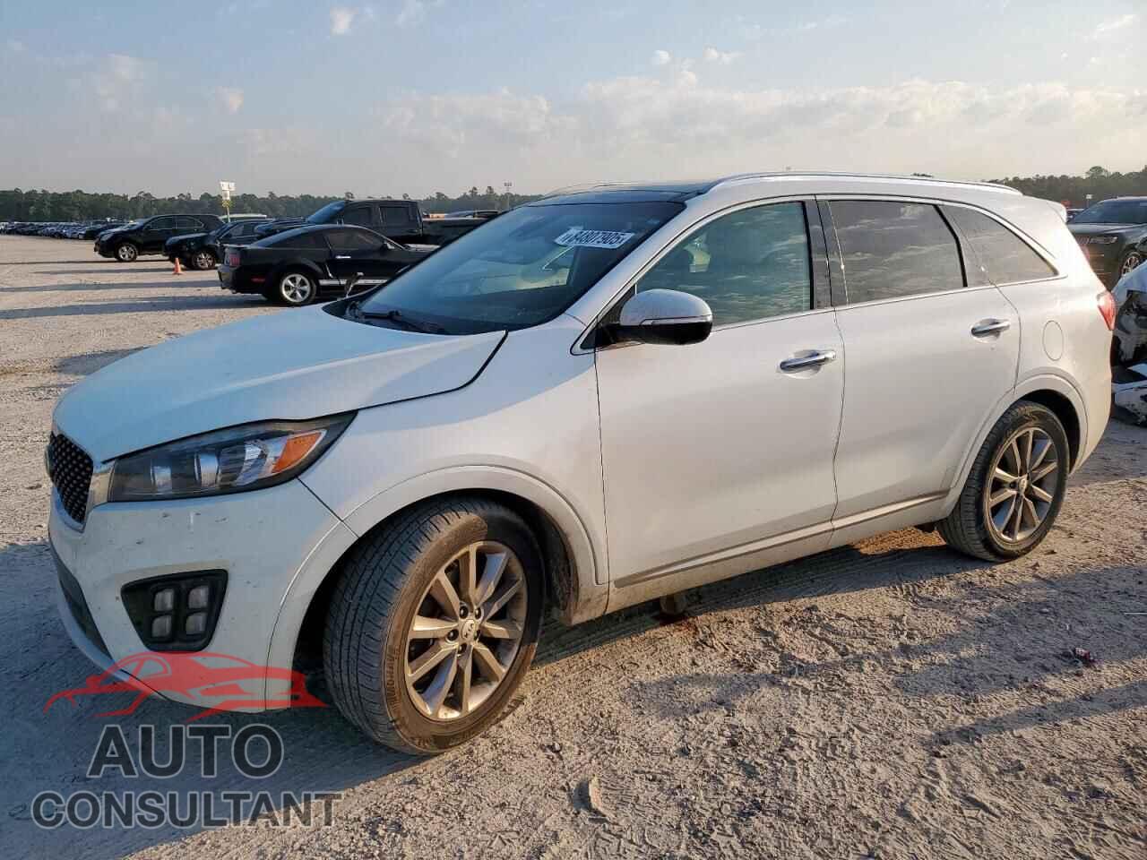 KIA SORENTO 2017 - 5XYPK4A57HG232577