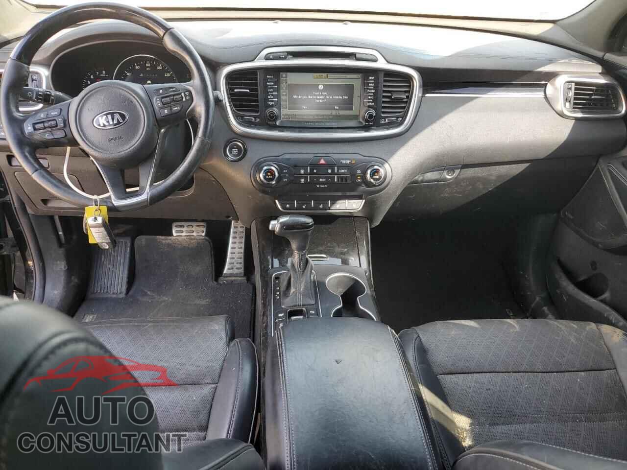 KIA SORENTO 2017 - 5XYPKDA58HG236802