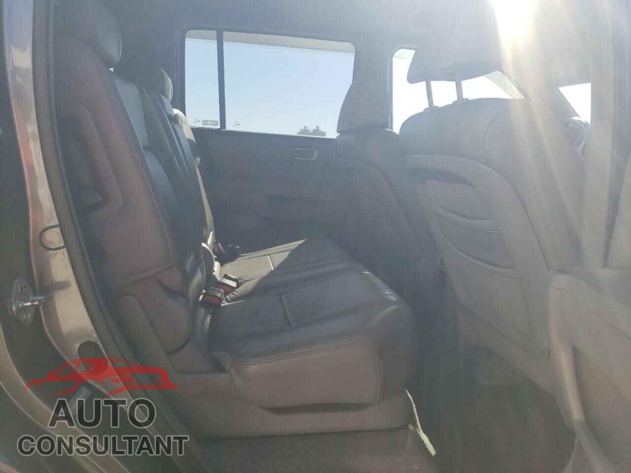 HONDA PILOT 2009 - 5FNYF38629B022575