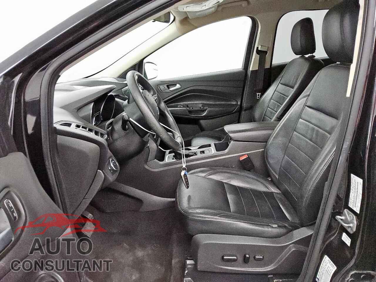 FORD ESCAPE 2019 - 1FMCU0GD3KUC03207
