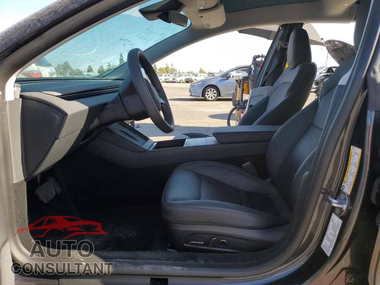 TESLA MODEL 3 2025 - 5YJ3E1EA1SF938468