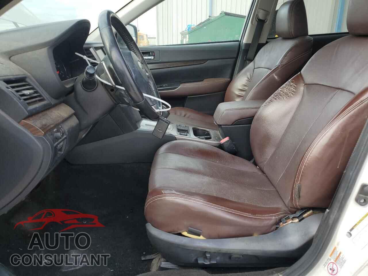 SUBARU OUTBACK 2013 - 4S4BRCSC6D3258403