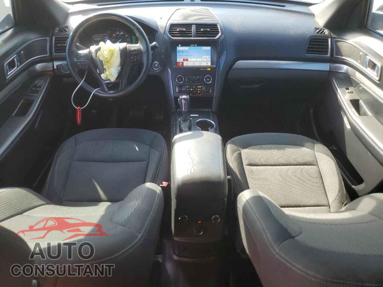 FORD EXPLORER 2018 - 1FM5K7D8XJGB08266