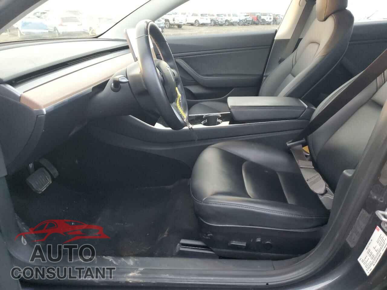 TESLA MODEL 3 2018 - 5YJ3E1EB7JF090751