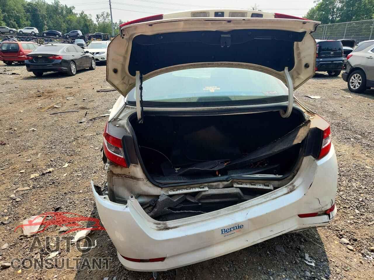 KIA OPTIMA 2012 - KNAGM4AD7C5018043