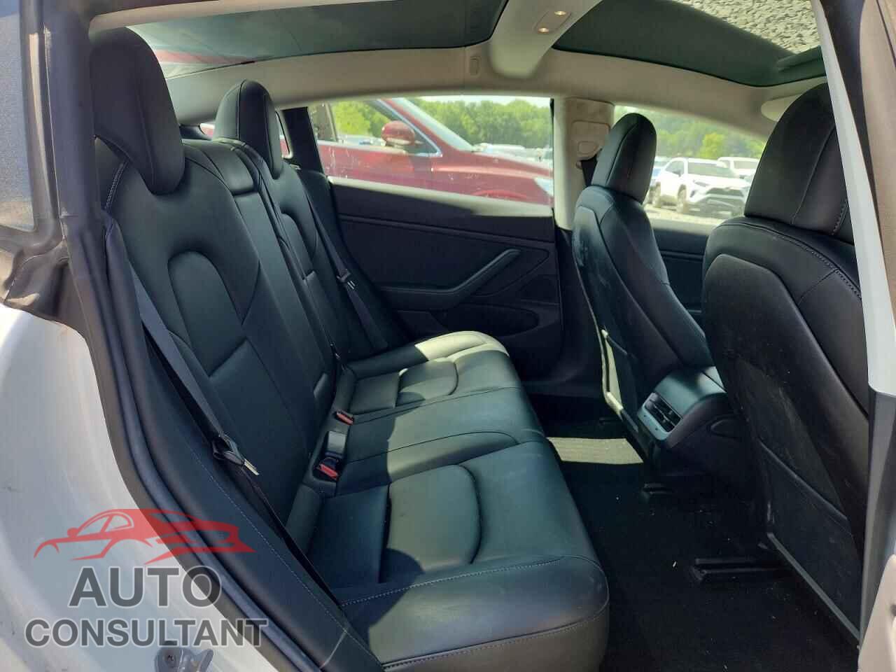 TESLA MODEL 3 2019 - 5YJ3E1EA7KF402365