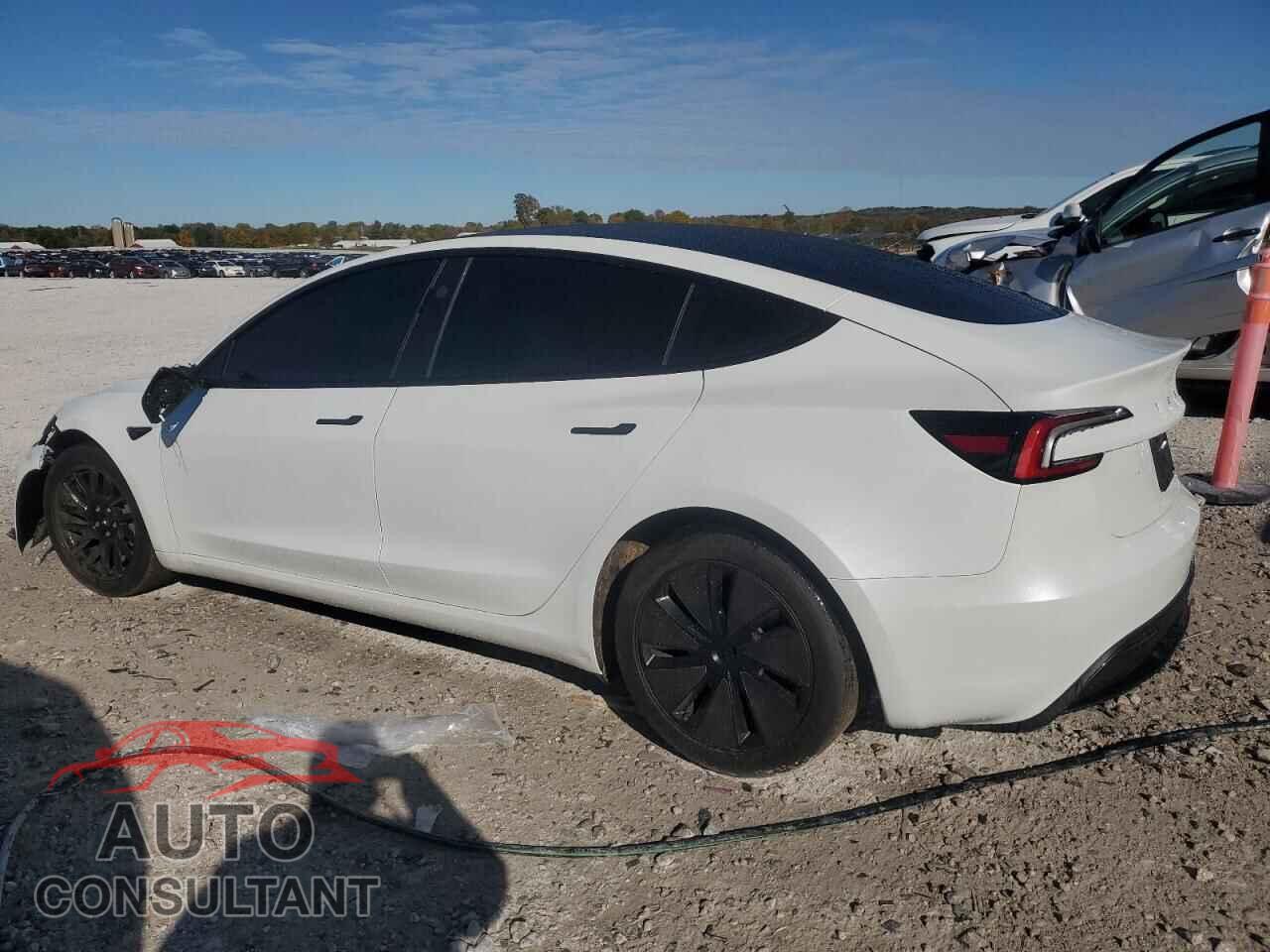 TESLA MODEL 3 2024 - 5YJ3E1EA9RF813650