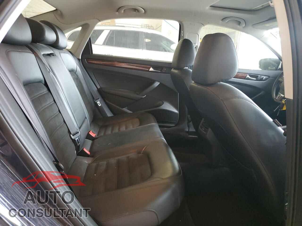VOLKSWAGEN PASSAT 2013 - 1VWCN7A31DC034076