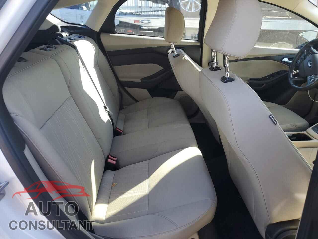 FORD FOCUS 2016 - 1FADP3K21GL356453