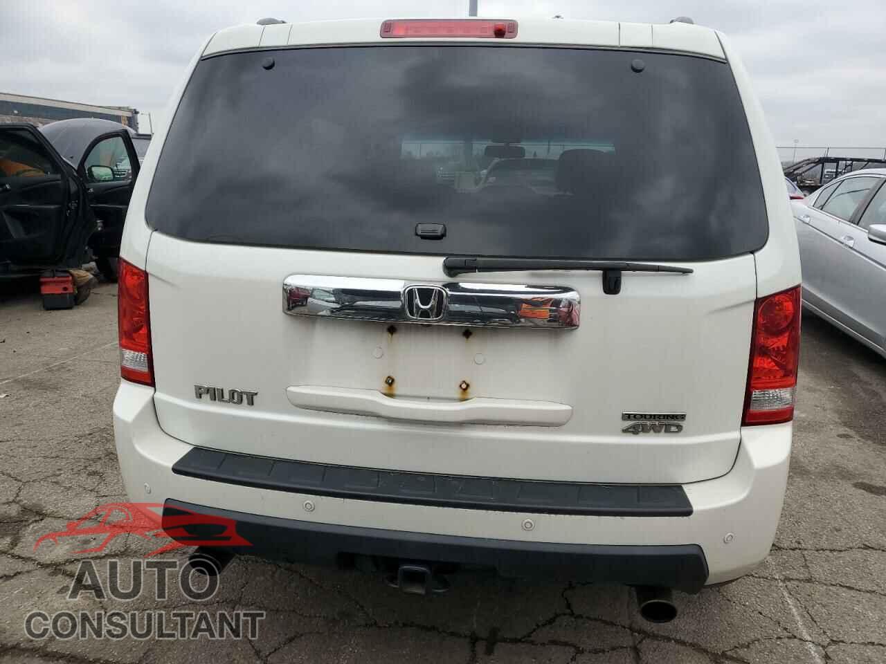 HONDA PILOT 2011 - 5FNYF4H90BB027165
