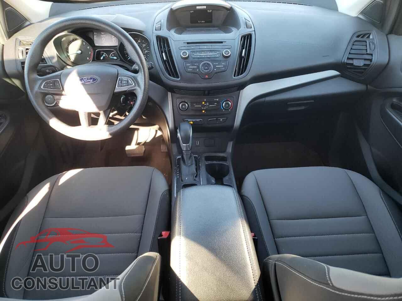 FORD ESCAPE 2017 - 1FMCU0F79HUD54539