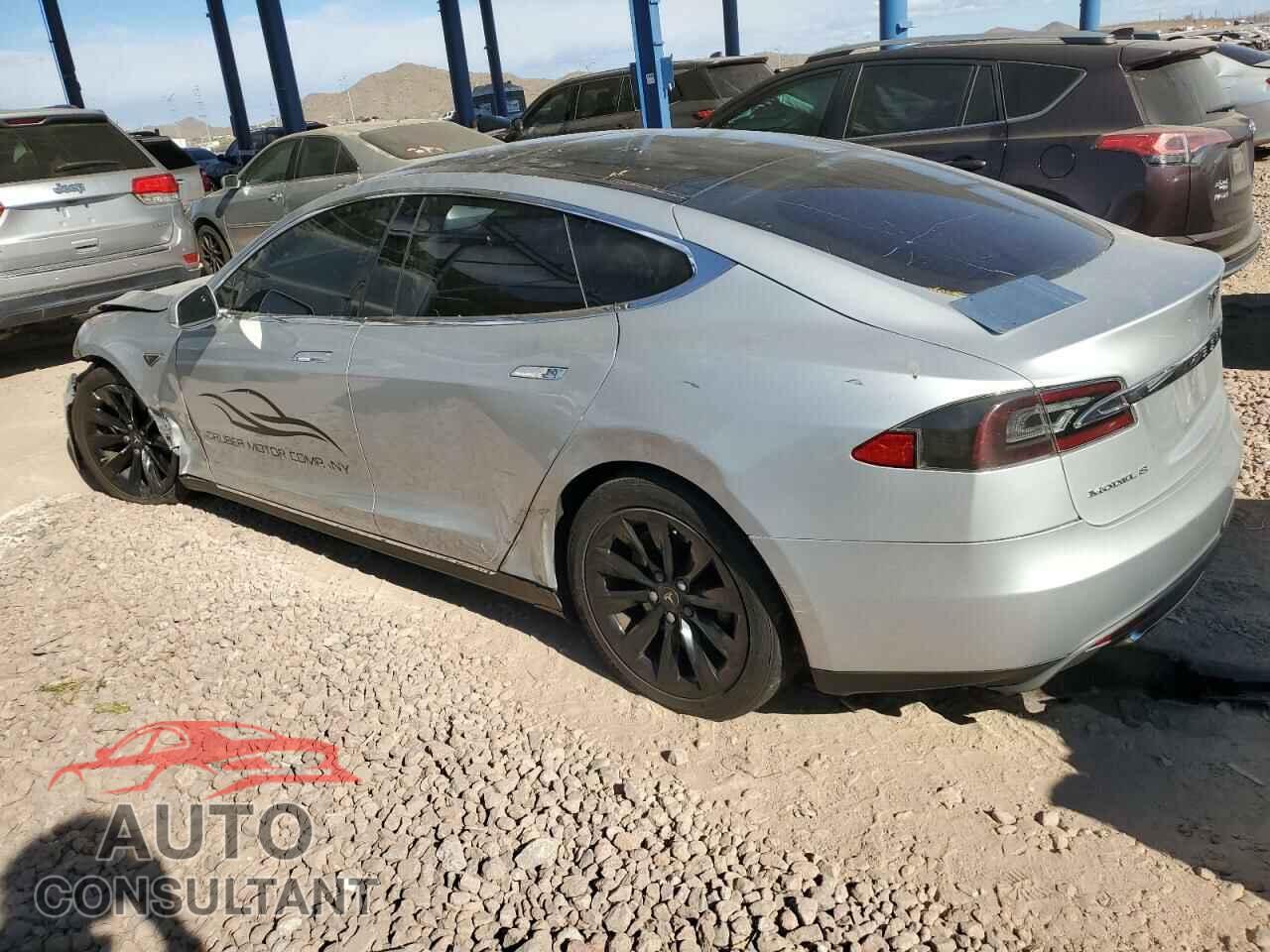 TESLA MODEL S 2013 - 5YJSA1AG2DFP11682