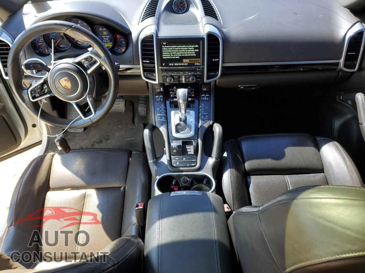 PORSCHE CAYENNE 2016 - WP1AA2A27GLA04065