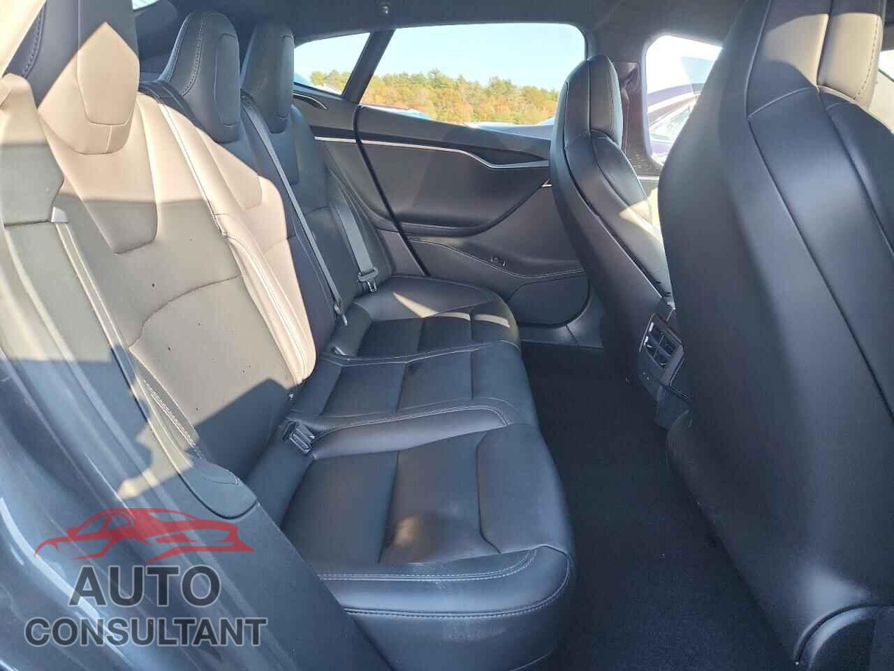 TESLA MODEL S 2018 - 5YJSA1E22JF285700