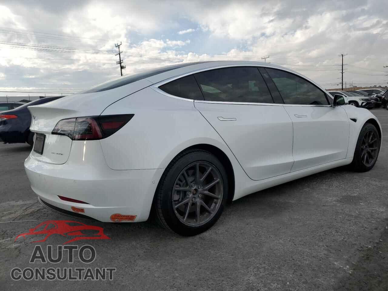 TESLA MODEL 3 2019 - 5YJ3E1EB6KF494738