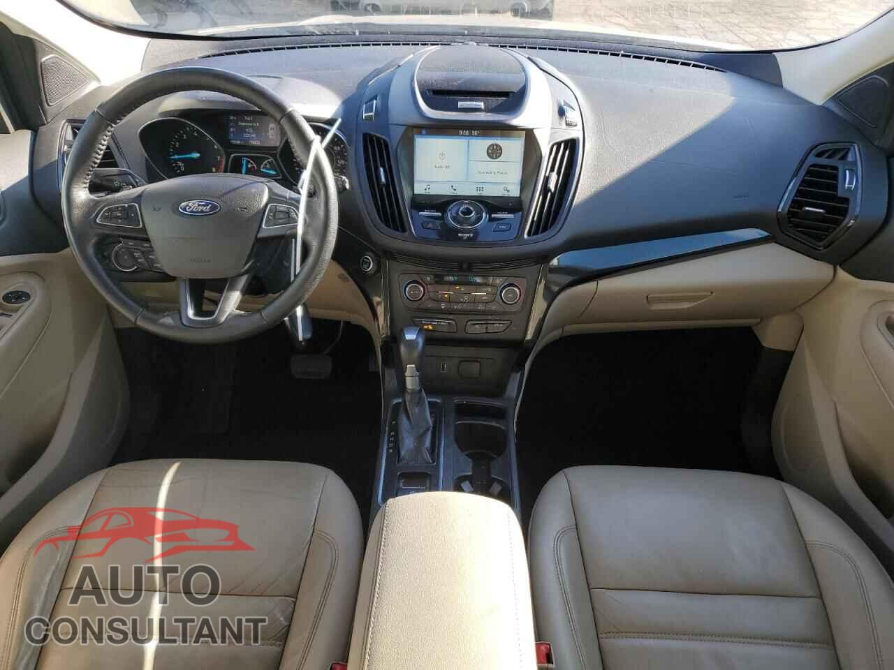 FORD ESCAPE 2017 - 1FMCU0JD4HUB42001