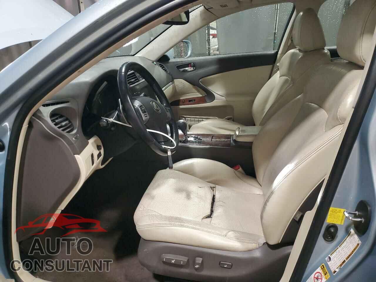 LEXUS IS 2012 - JTHCF5C23C5055313