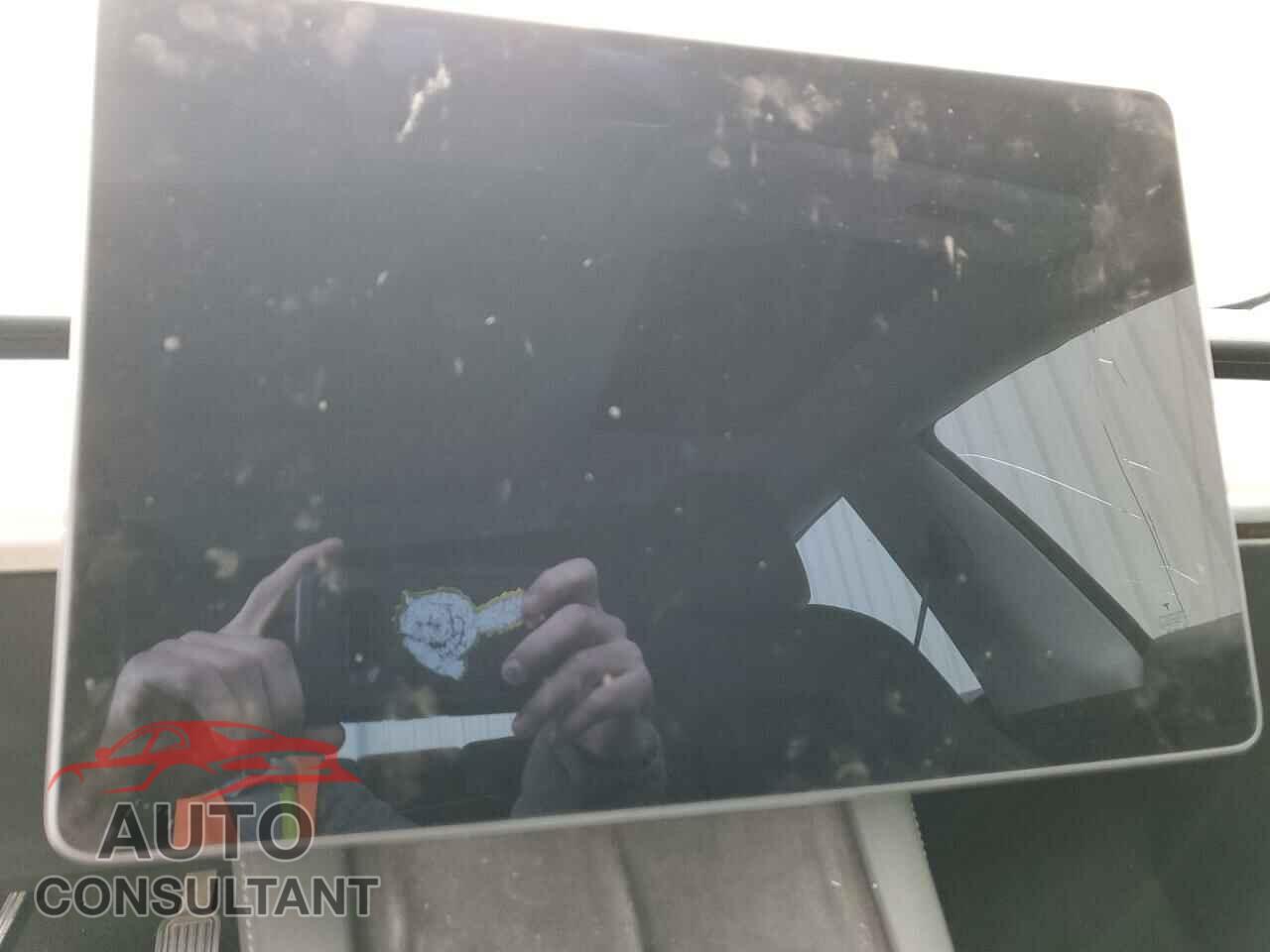 TESLA MODEL 3 2022 - 5YJ3E1EA0NF186833