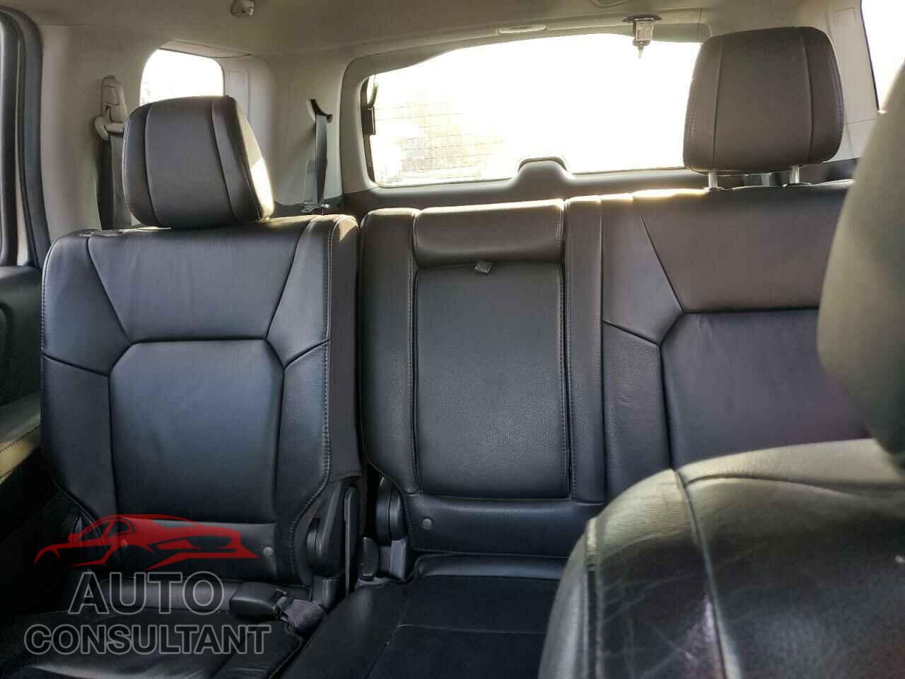 HONDA PILOT 2012 - 5FNYF4H60CB041011