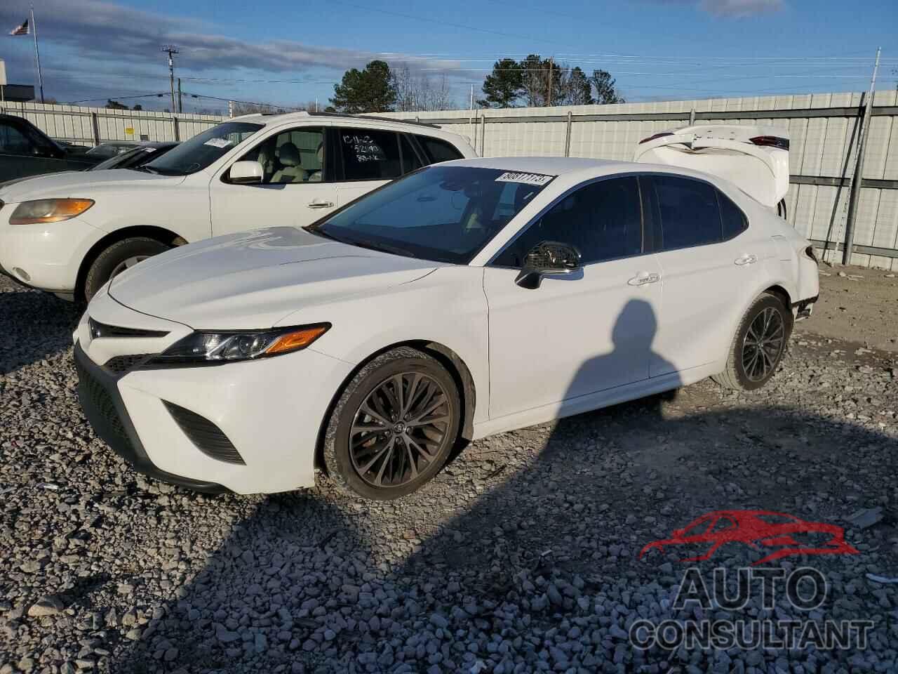 TOYOTA CAMRY 2018 - 4T1B11HK1JU121059