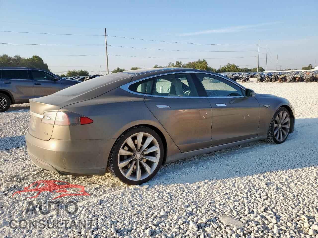 TESLA MODEL S 2015 - 5YJSA1E28FF107829