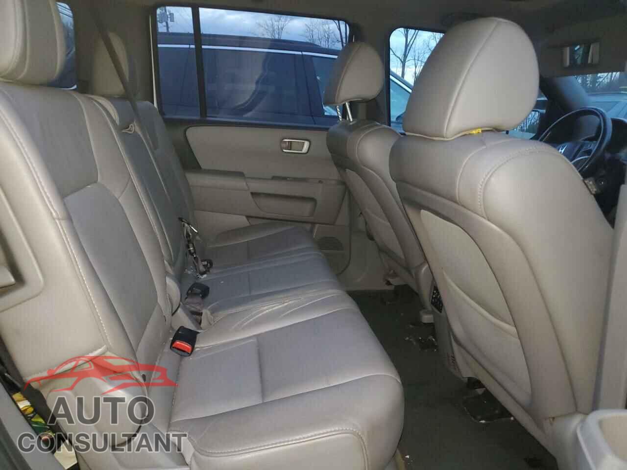 HONDA PILOT 2013 - 5FNYF4H64DB072070