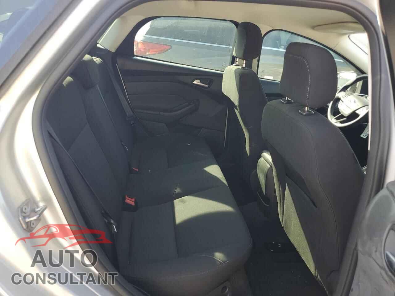 FORD FOCUS 2018 - 1FADP3F22JL259876