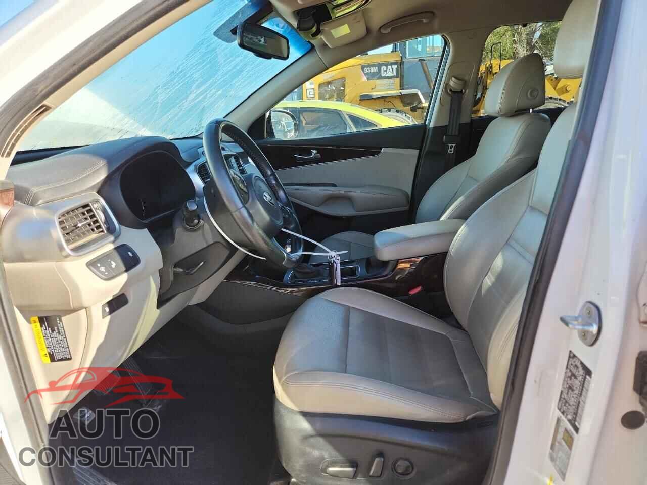 KIA SORENTO 2017 - 5XYPHDA5XHG204397