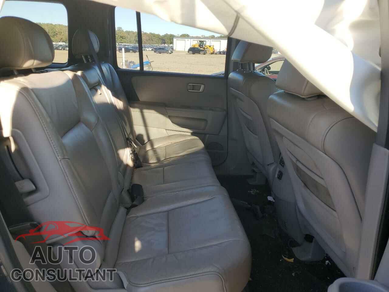 HONDA PILOT 2011 - 5FNYF3H54BB026950