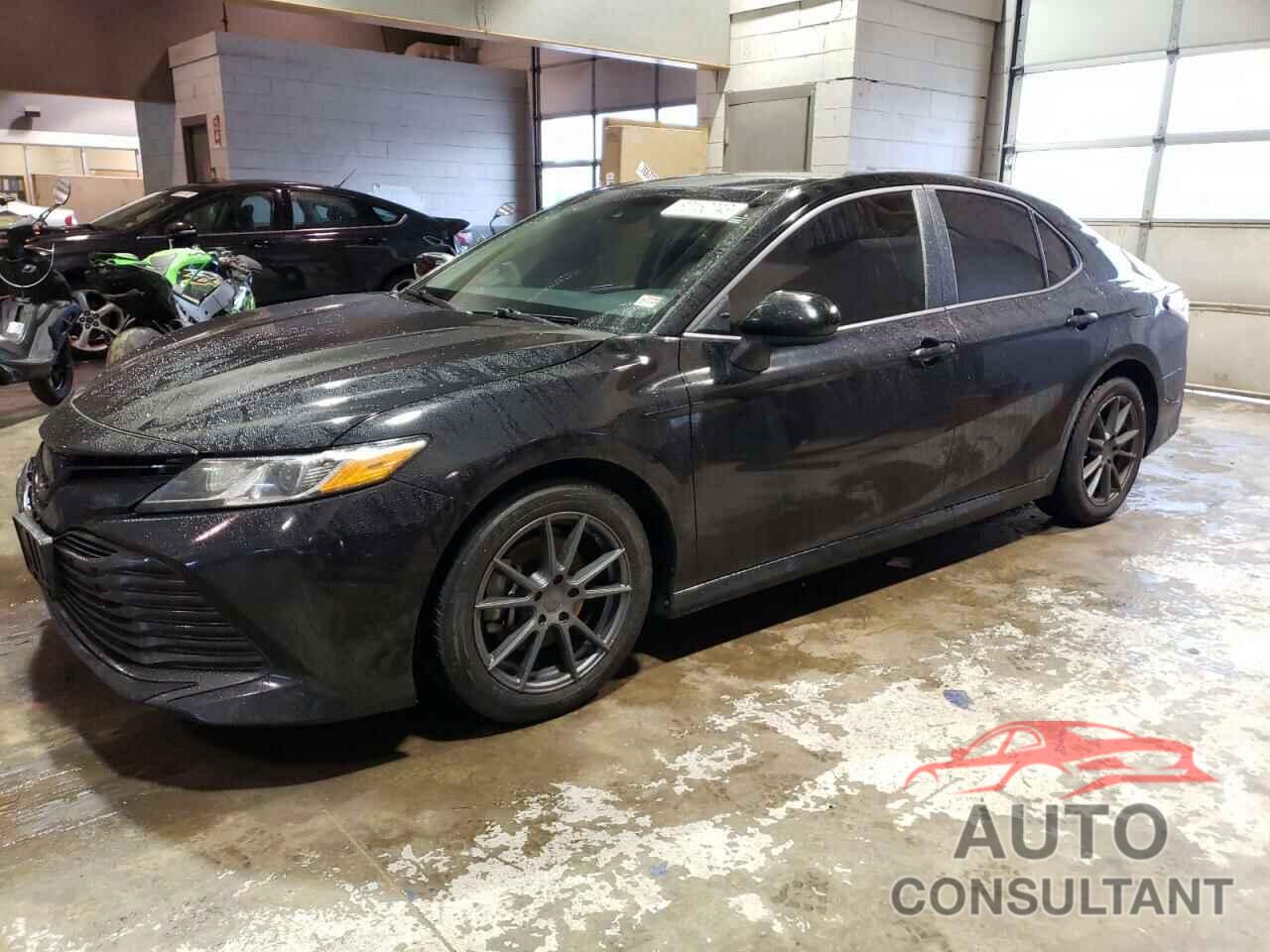 TOYOTA CAMRY 2018 - 4T1B11HK1JU008857