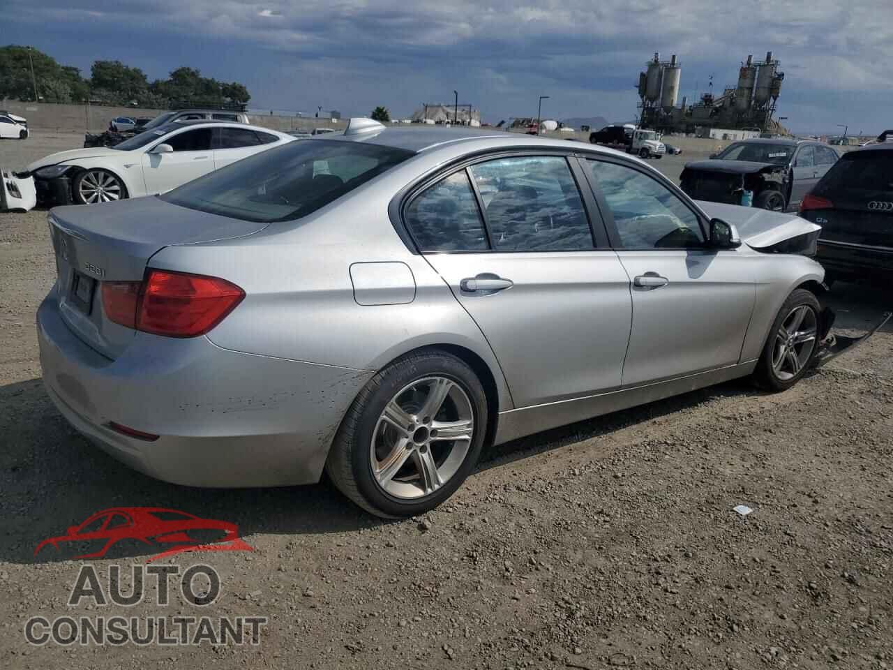 BMW 3 SERIES 2013 - WBA3C1C55DF444105