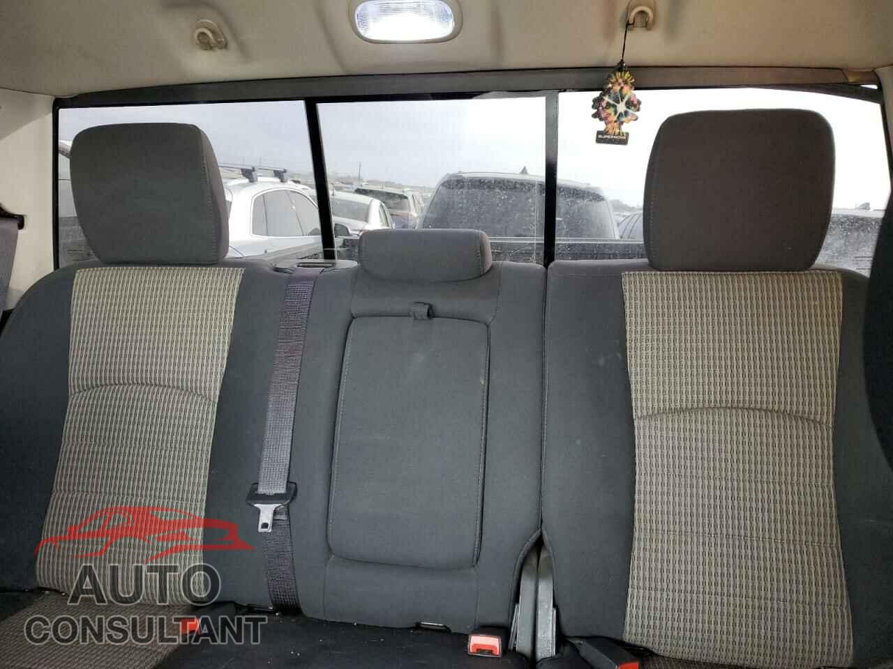 DODGE RAM 1500 2012 - 1C6RD7LT7CS163349