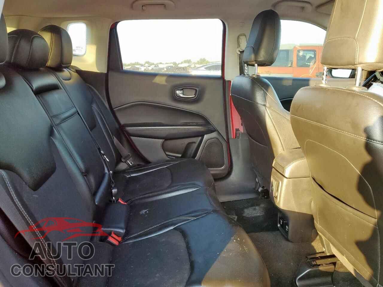 JEEP COMPASS 2018 - 3C4NJDBB1JT457350