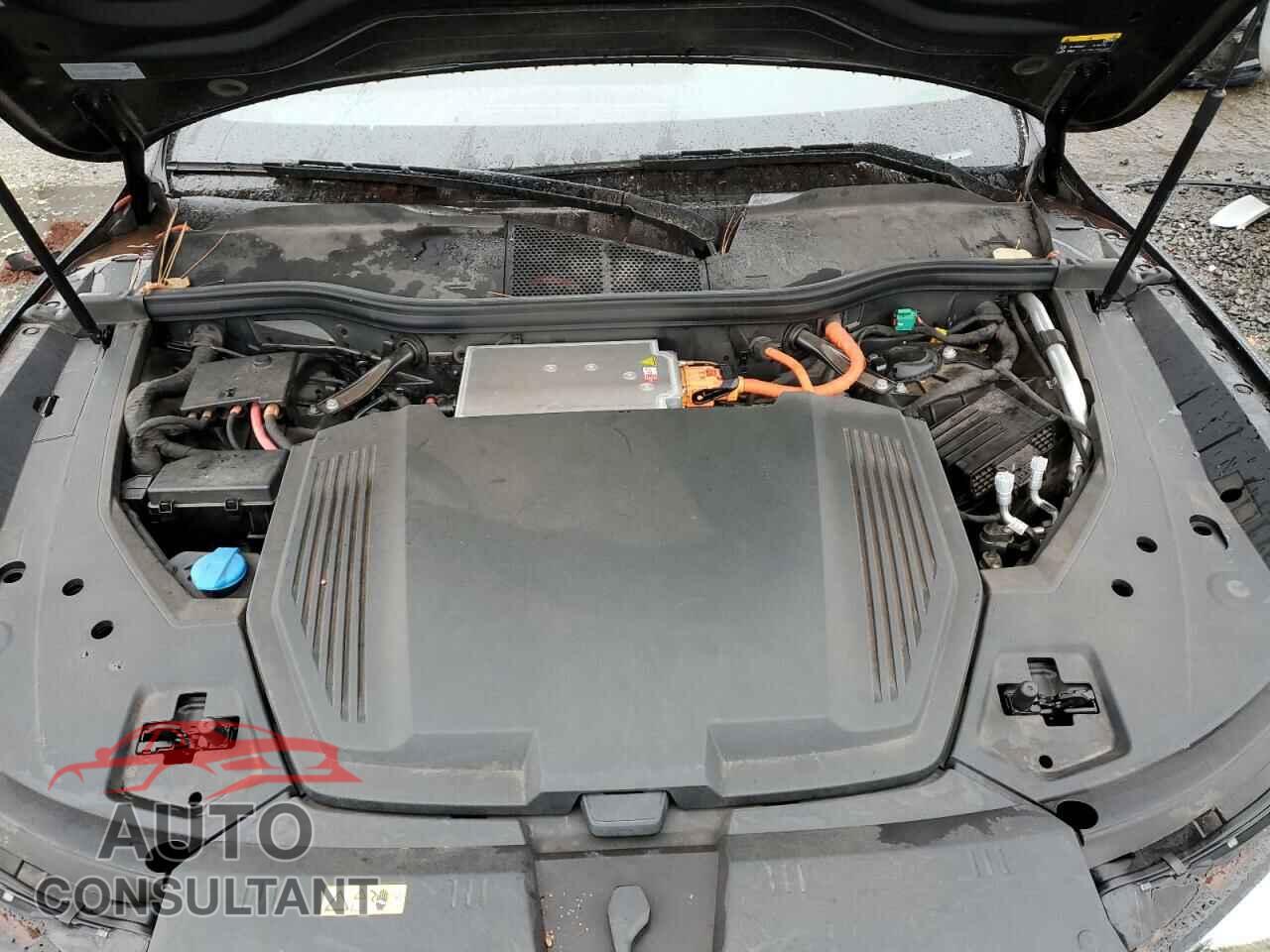 AUDI E-TRON 2019 - WA1LAAGE8KB021441