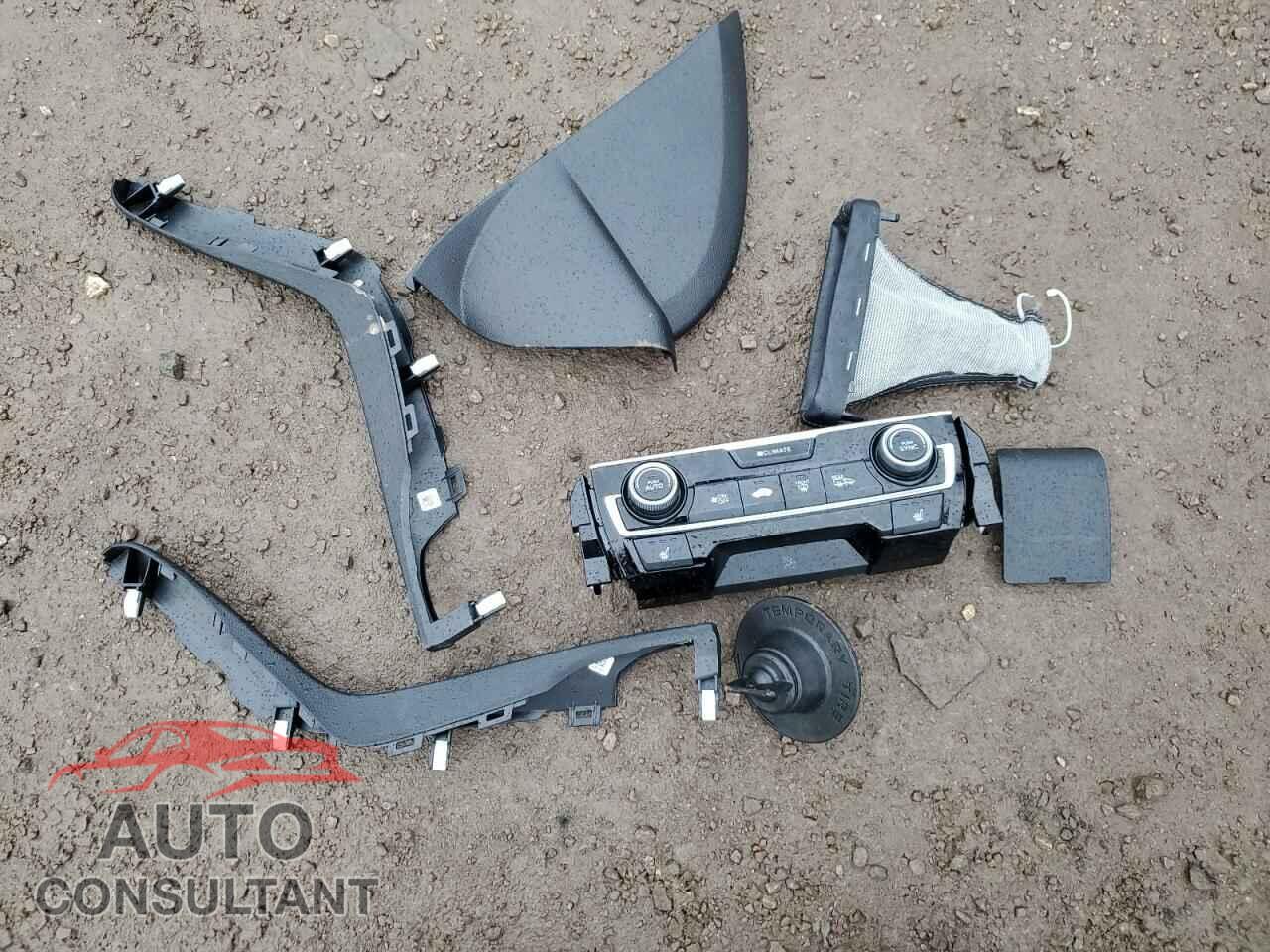 HONDA CIVIC 2018 - 2HGFC2F81JH032111
