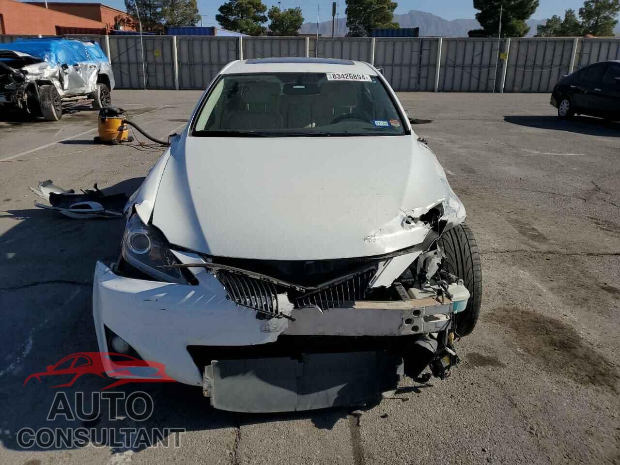 LEXUS IS 2011 - JTHBF5C21B5147580